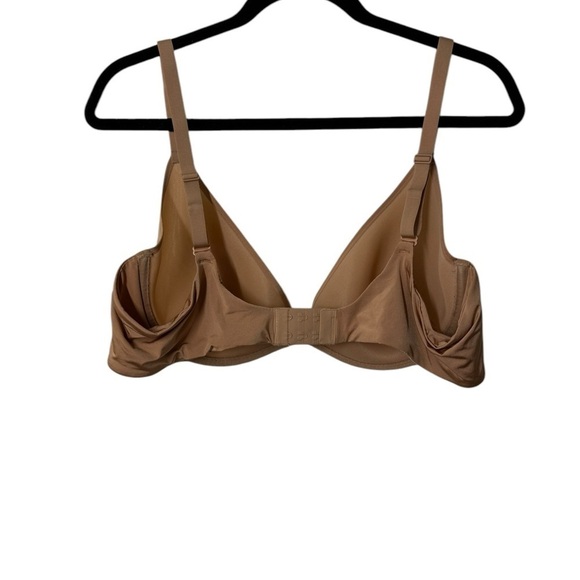 Skims Weightless Scoop Bra Size 44A - Picture 3 of 8